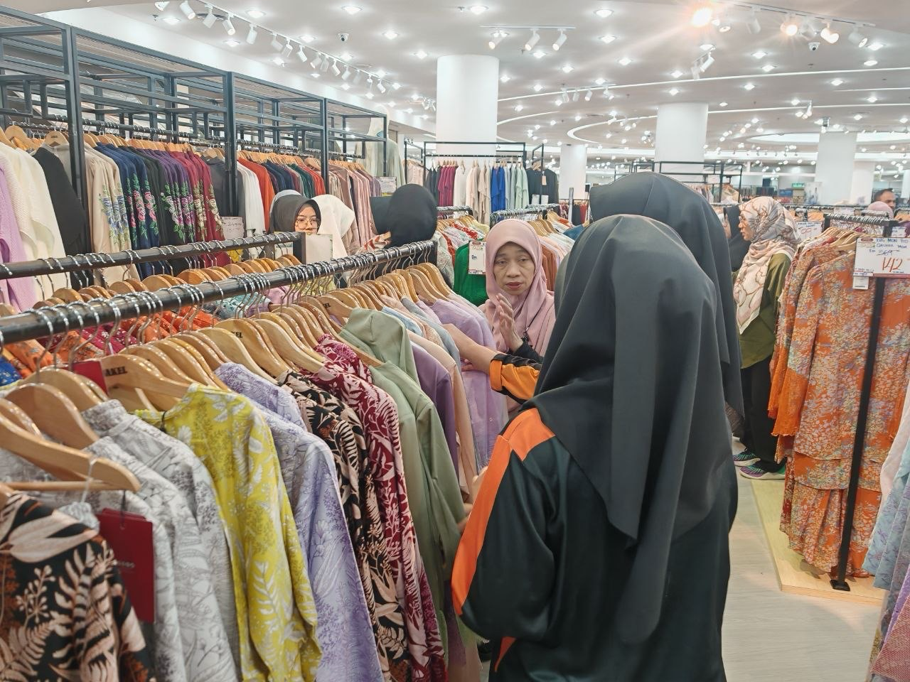 Dokumentasi Majlis Sumbangan Baju dan Duit Raya 2026