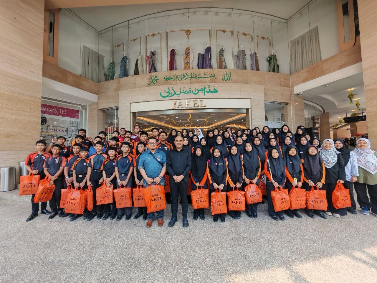 Dokumentasi Majlis Sumbangan Baju dan Duit Raya 2026