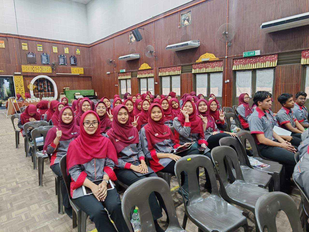 Dokumentasi Majlis Dialog Akademik Tingkatan 5 2026